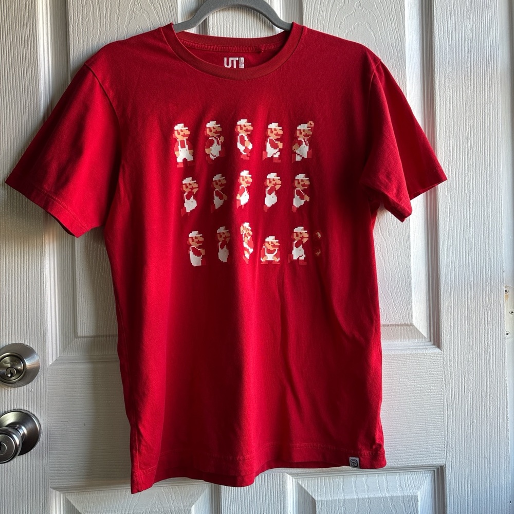 Uniqlo UT Nintendo Super Mario Mario Red Graphic Print Crew Neck Tee Men’s M 🍄